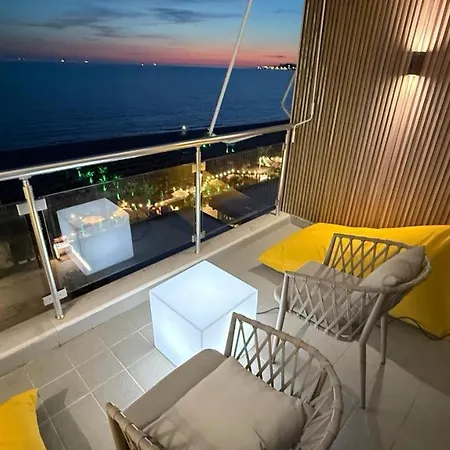 One&only Beachfront Apartment *