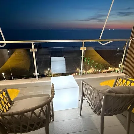 One&only Beachfront Apartment *